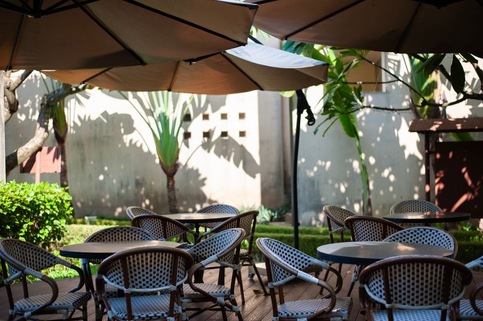 Večera na ljetnoj terasi restorana Park u sumrak